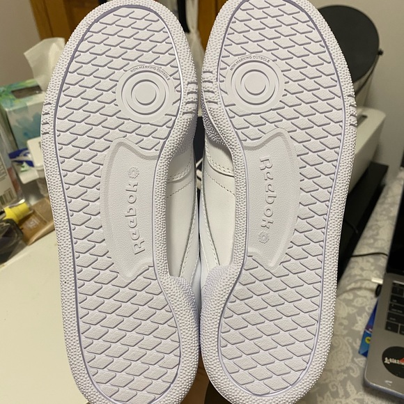 NEW Reebok Club C Sneakers (White/Green) - Picture 8 of 8